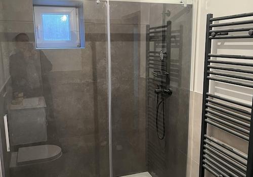 Neu renoviertes Bad