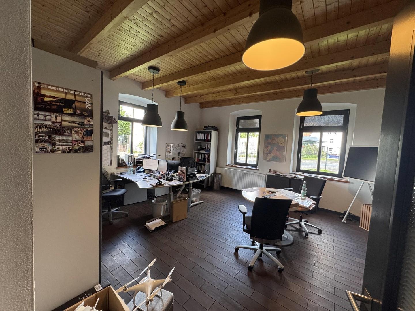 Büro mit Teakboden