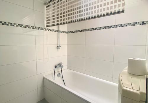11 Badezimmer EG