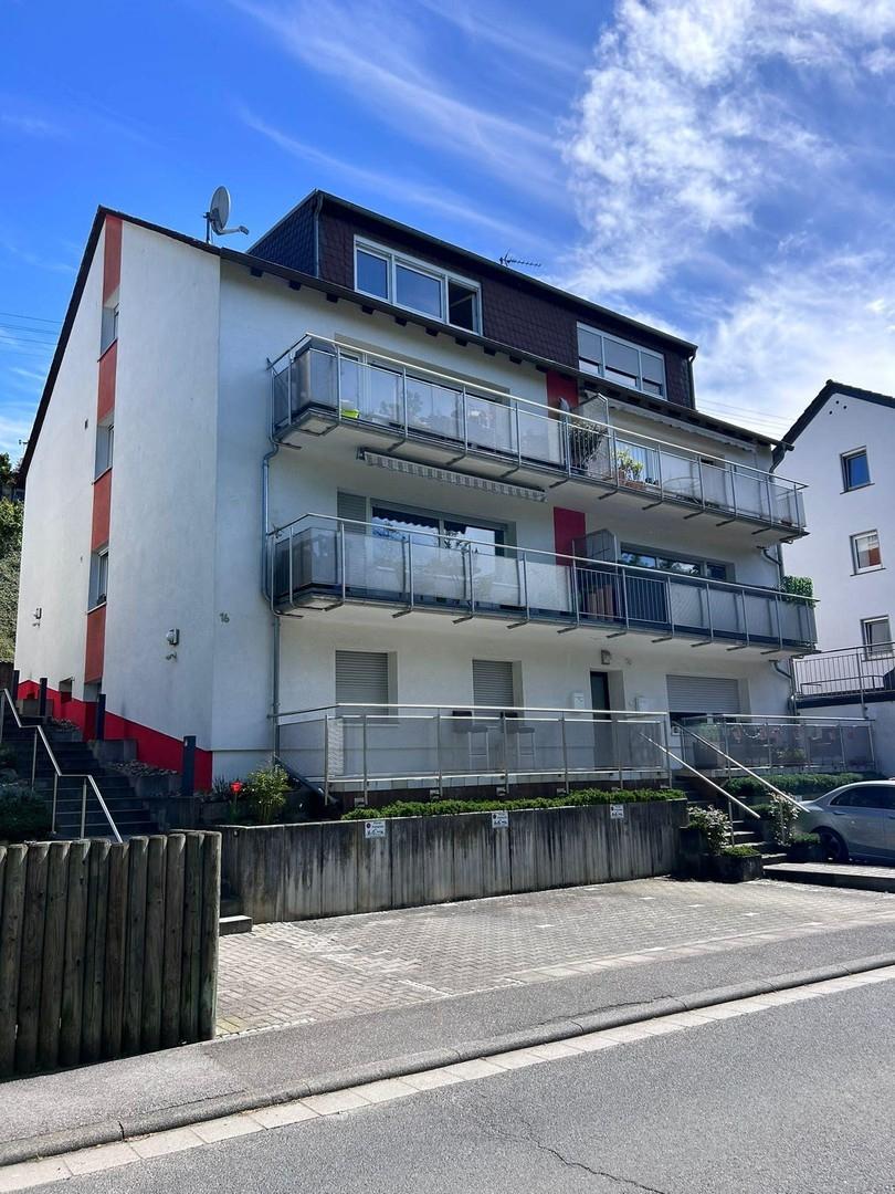 Gepflegtes Mehrfamilienhaus