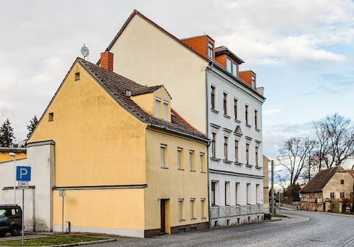 Straßenansicht seitlich