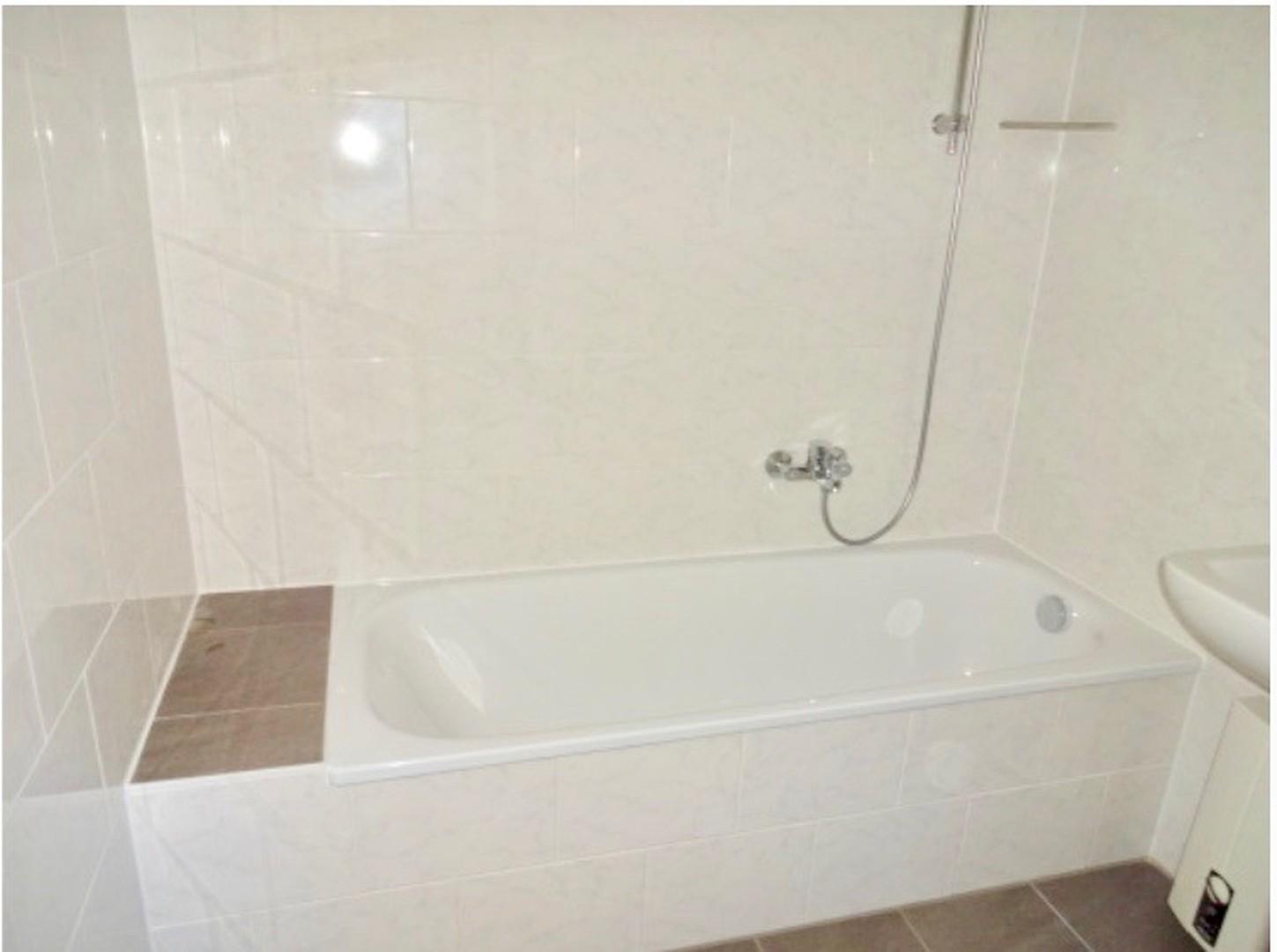 Badezimmer mit Wanne