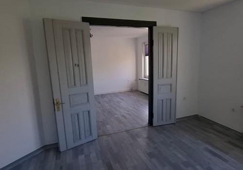 Blick von Zimmer 2 in Zimmer 1
