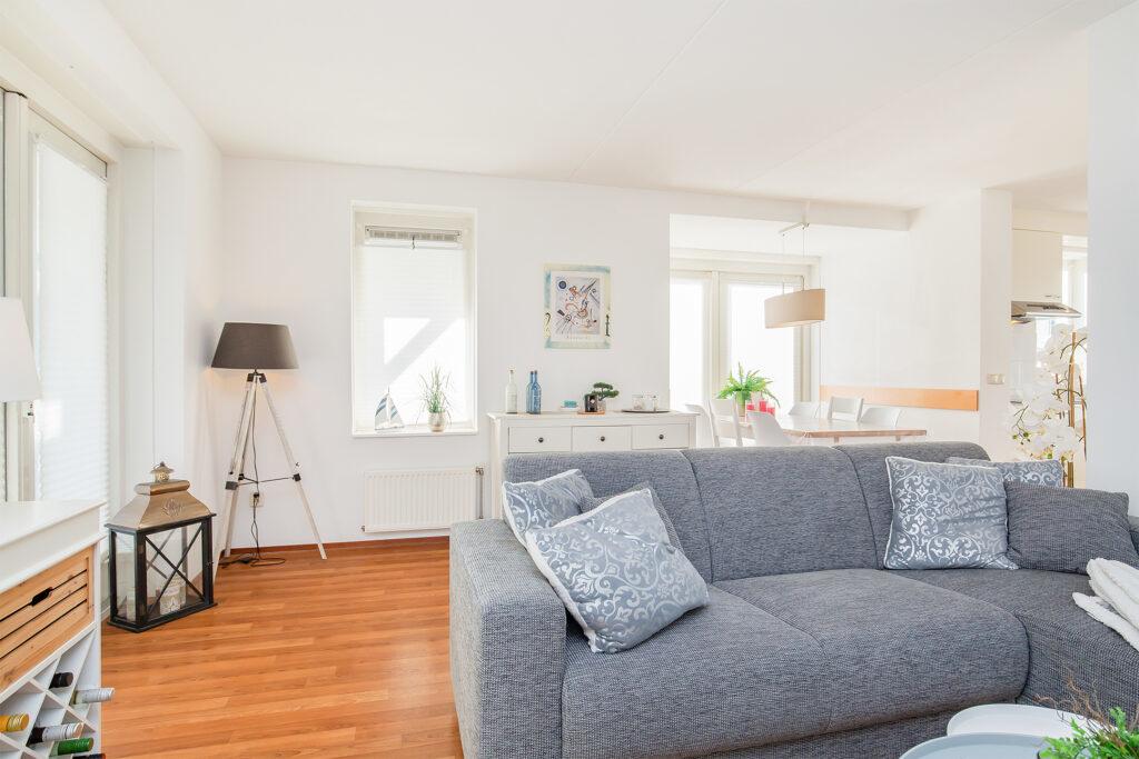 grosses-wohnzimmer-und-sitzecke-ferienhaus-lxry-property.jpg