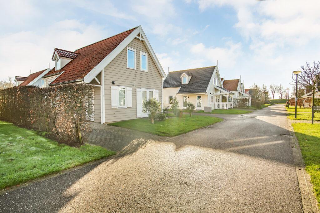 freistehendes-ferienhaus-mit-einfahrt-kaufen-lxry-property.jpg
