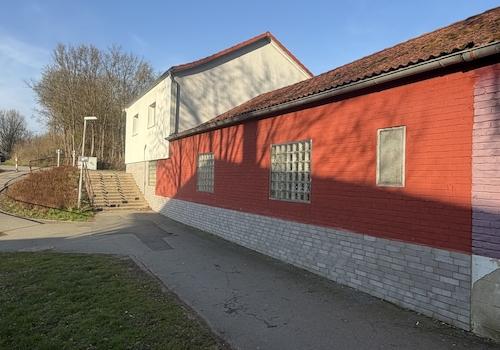 Seitenansicht Wohnhaus und Lager