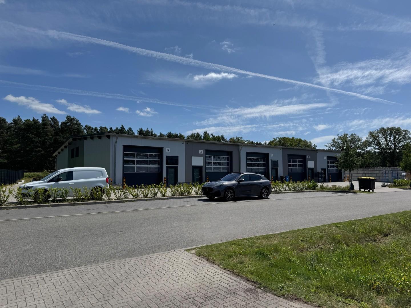 Hallenansicht Straßenseite