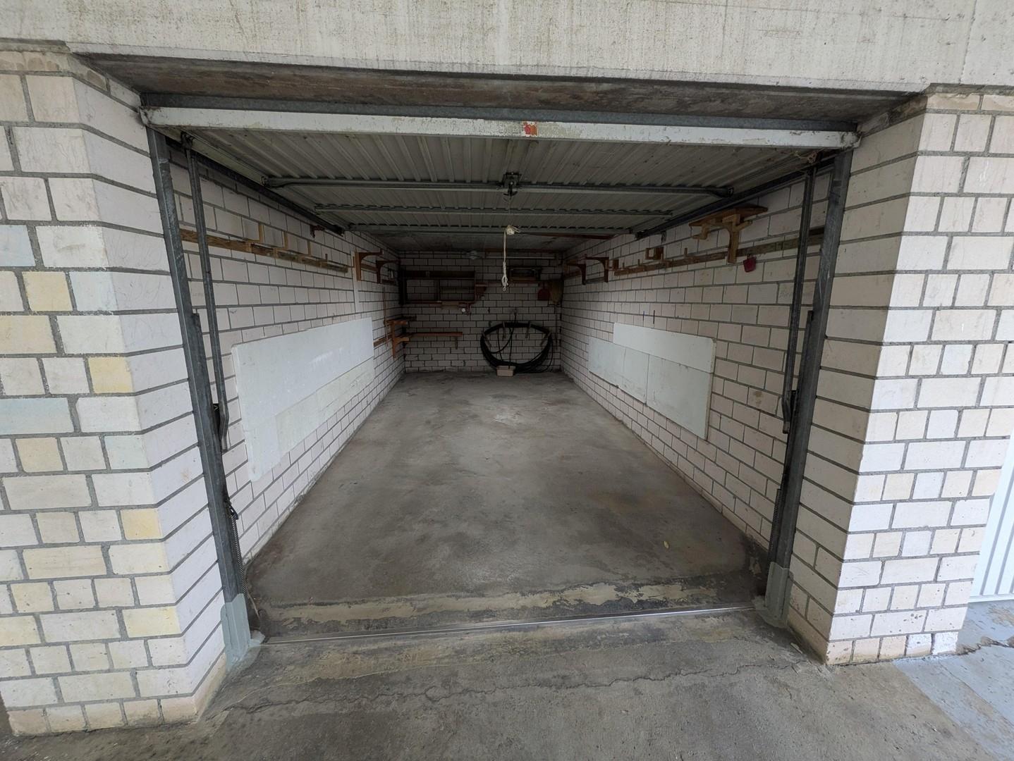 Garage mit Strom und Wasser