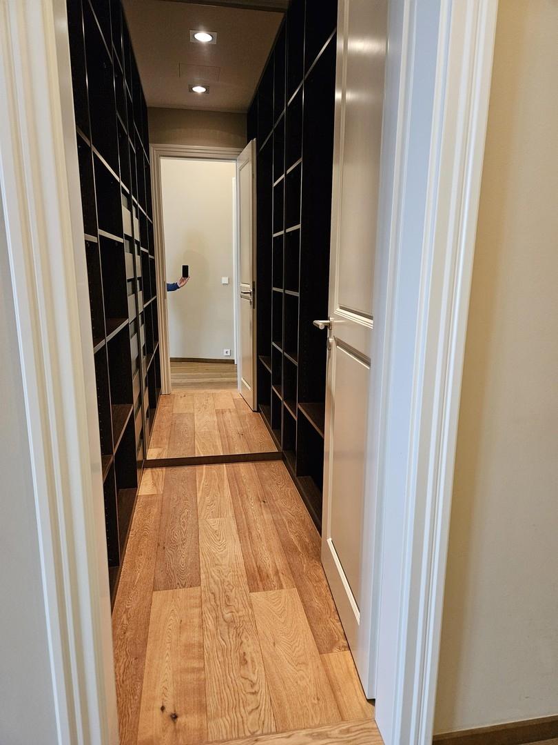 Begehbarer Kleiderschrank