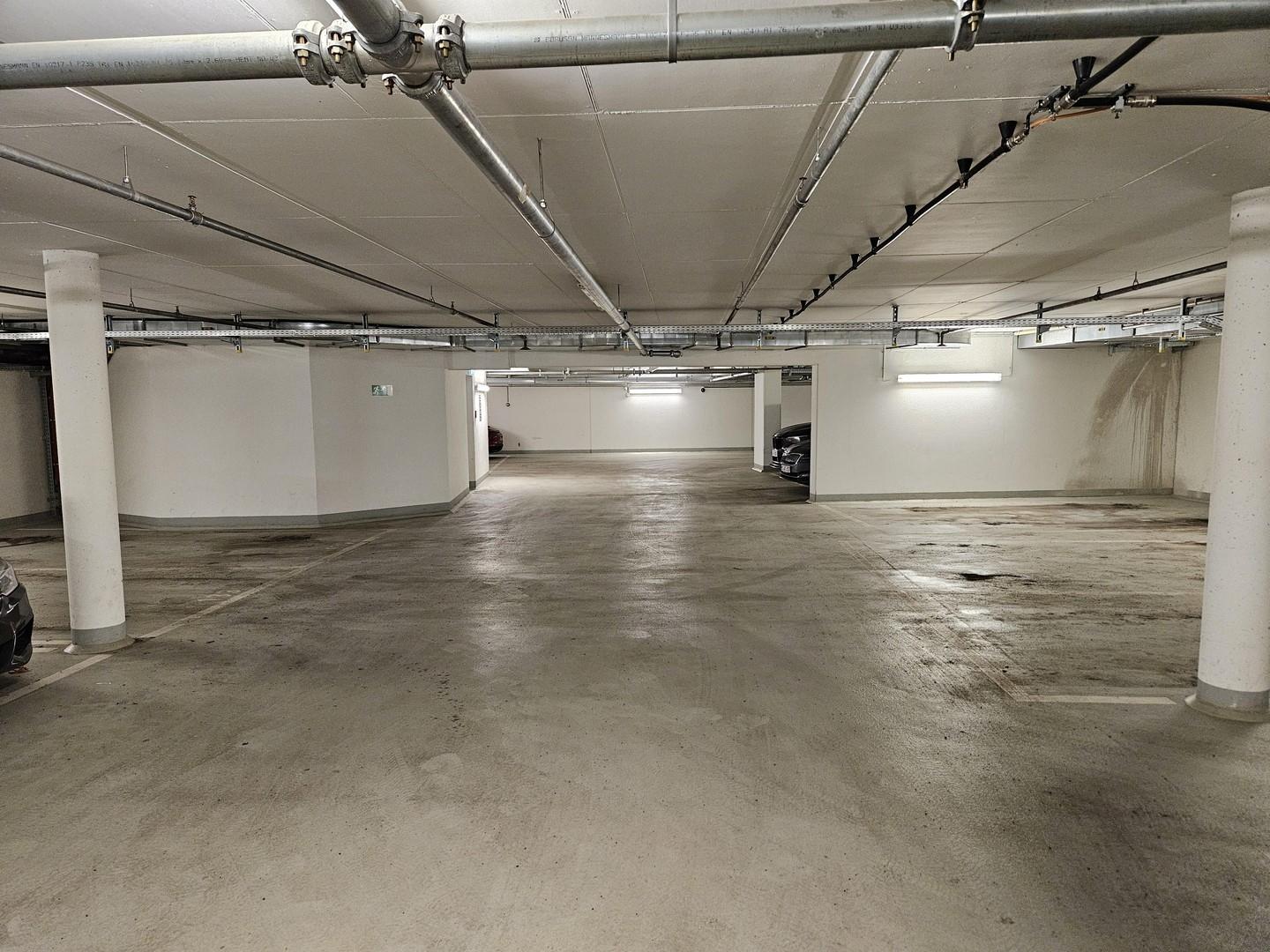 Tiefgaragenstellplatz