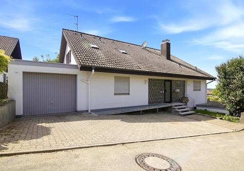 Das Haus von vorne