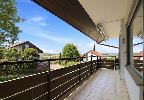 ...zum weitläufigen Balkon