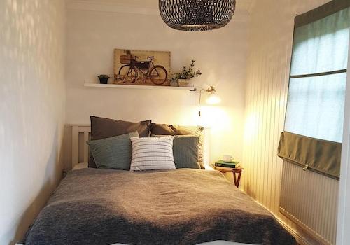 Schlafzimmer Erdgeschoss recht