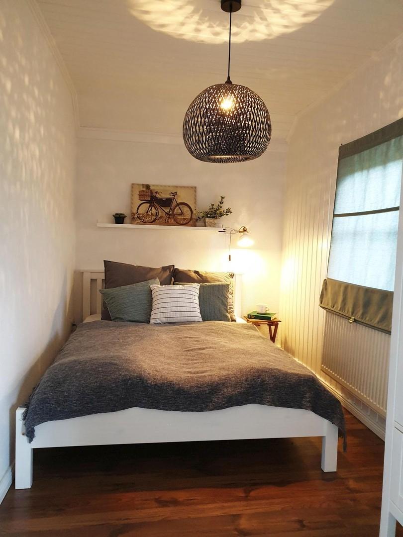 Schlafzimmer Erdgeschoss recht