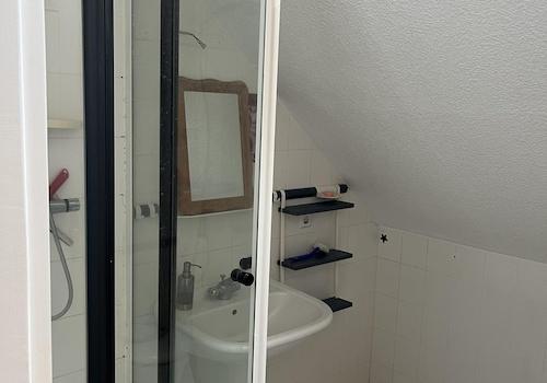 Duschbad im Dachgeschoss