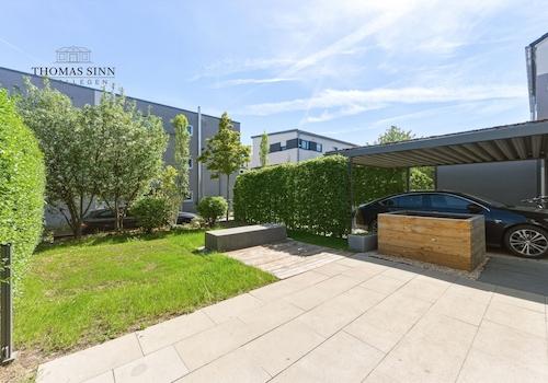 Terrasse mit Garten