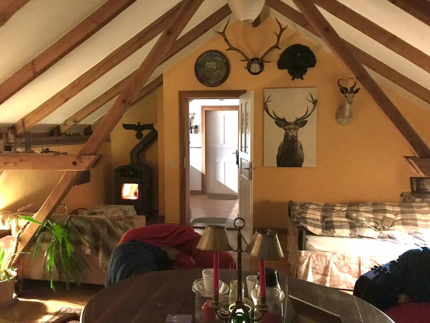 Wohn- und Schlafzimmer