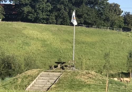 "Feldherrenhügel" mit Freisitz