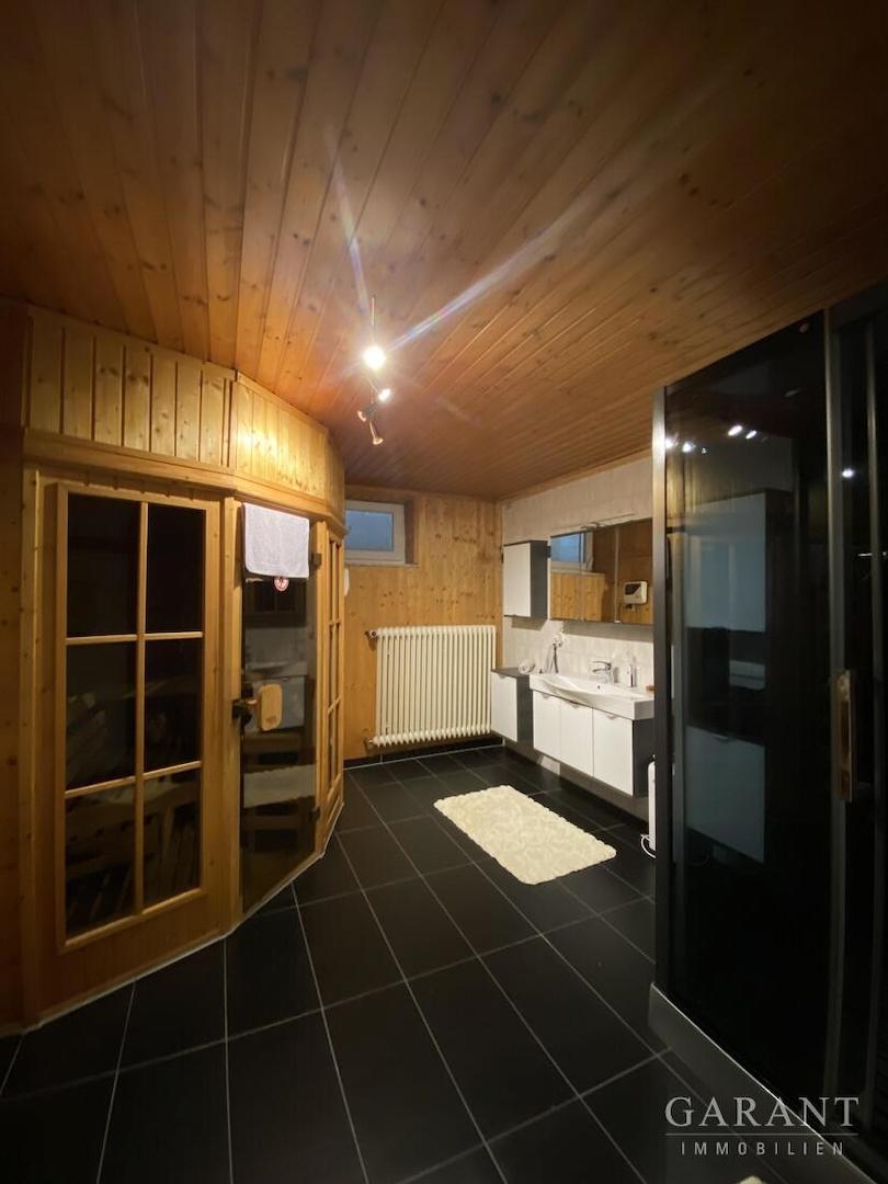 Wellnessbereich mit Sauna und Deluxe Dusche