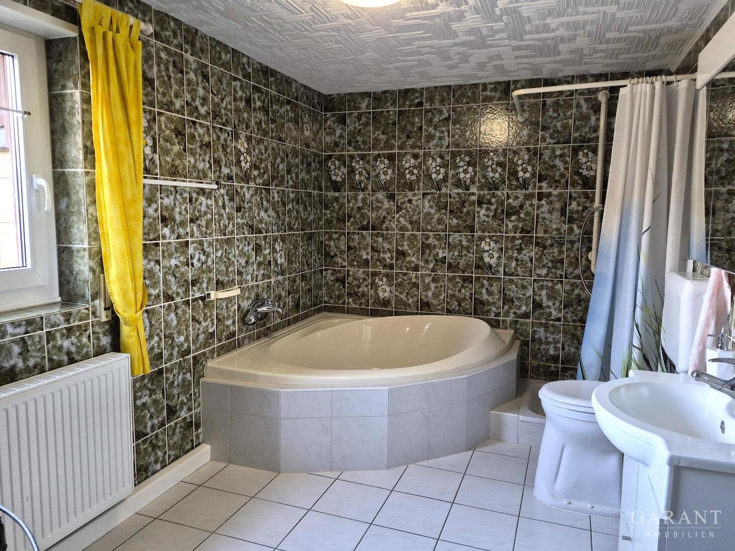 Großes Badezimmer EG