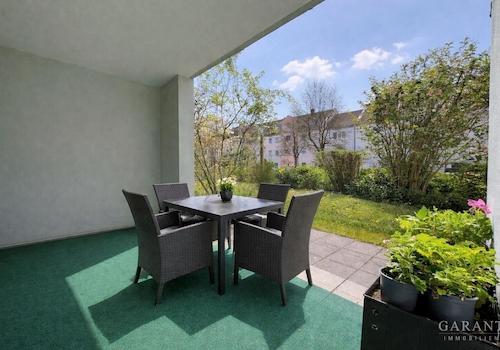 überdachte Terrasse