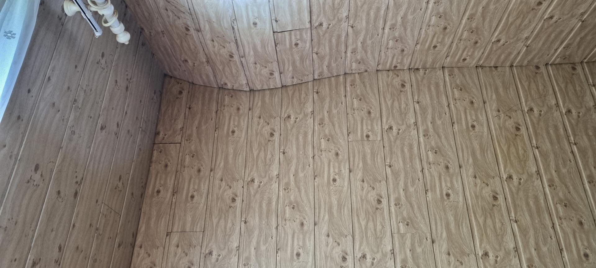 Schadhafte Deck im Dachgeschoss