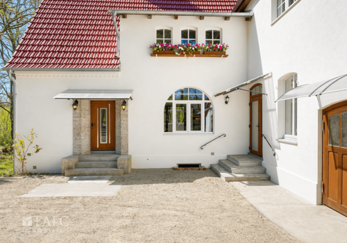 Außenansicht/Eingangsbereich