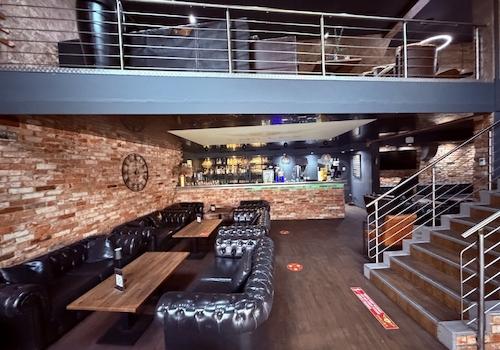 LOUNGE BAR