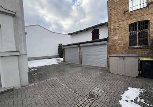 Hof mit Stellplatz