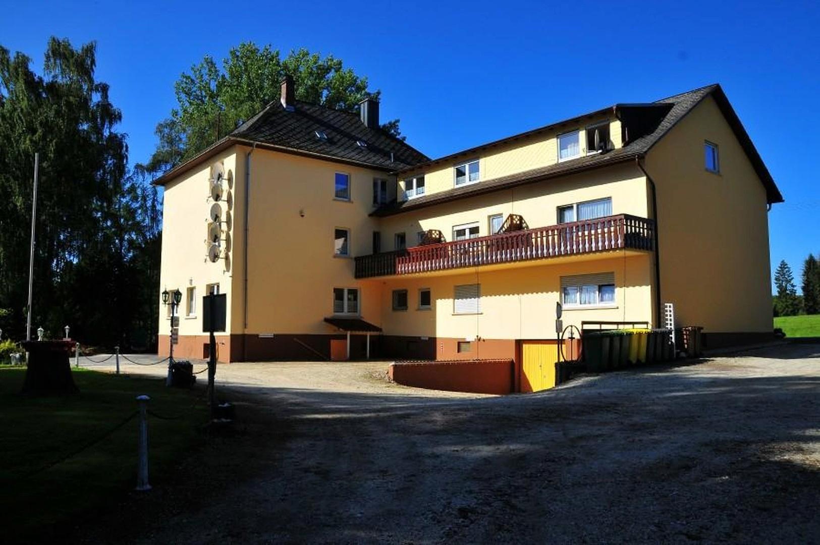 Hauptgebäude von Ost