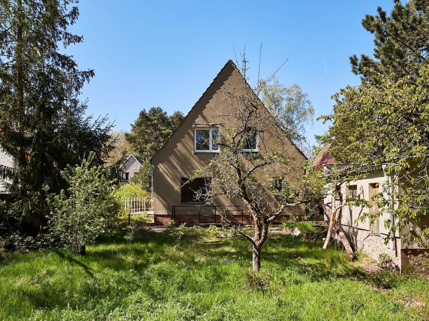 Hausansicht Garten