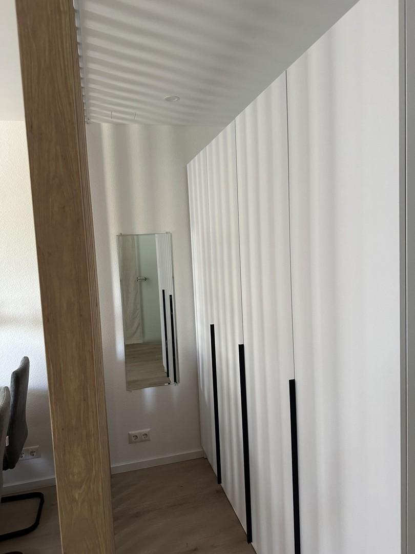 Kleiderschrank