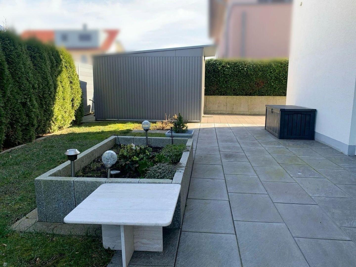 Garten Hausrückseite 