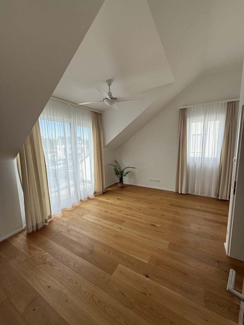 1. Zimmer/Büro DG mit Loggia