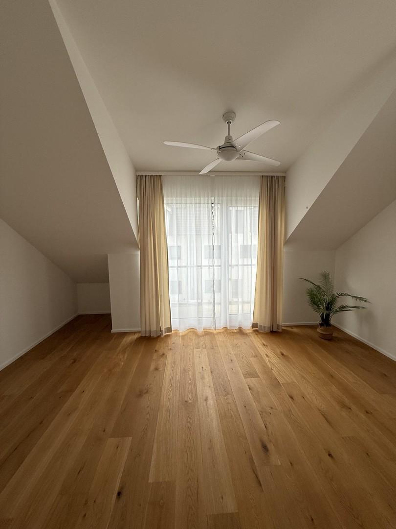 1. Zimmer/Büro DG mit Loggia