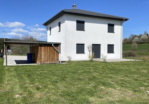 Ansicht mit Terrasse