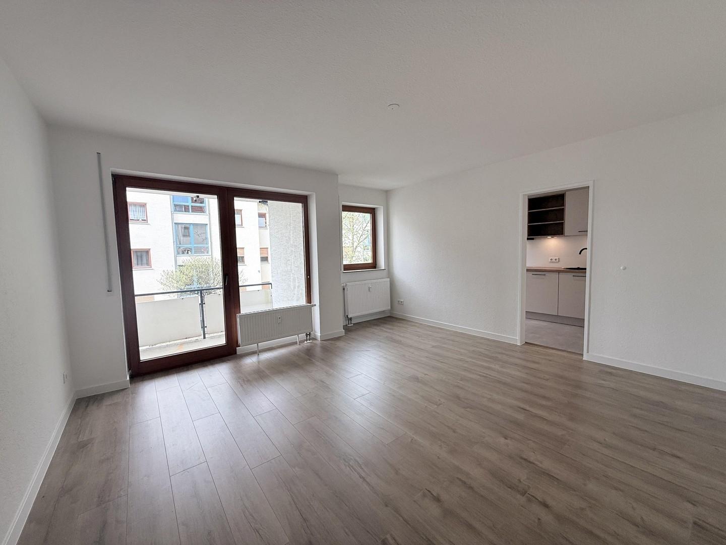 Wohnzimmer mit Blick zur Küche