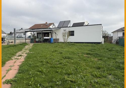 Gartenblick mit Terasse