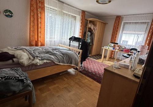 Schlafzimmer 4