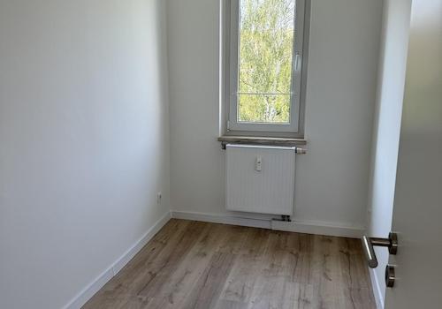 kleines Zimmer eingang links