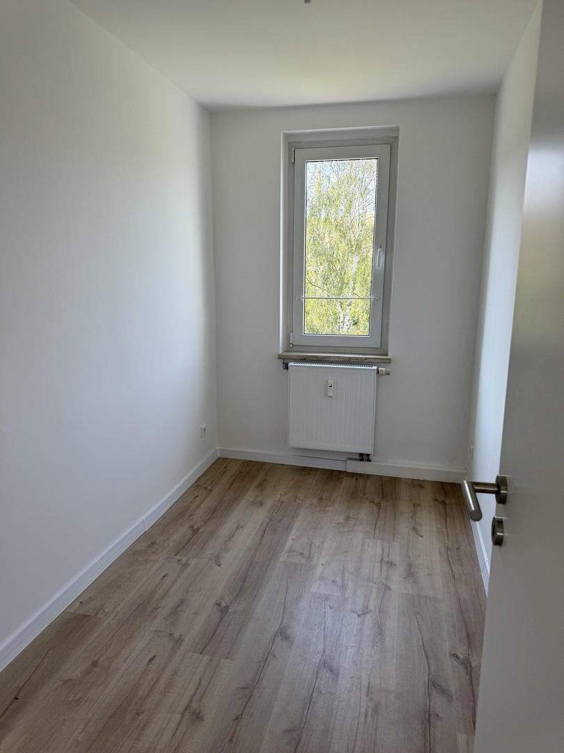 kleines Zimmer eingang links