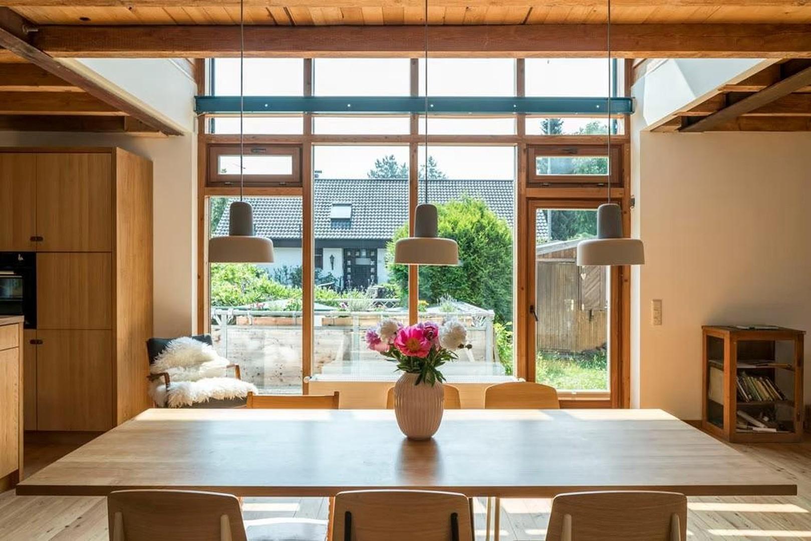 Eßplatz im Wohnzimmer