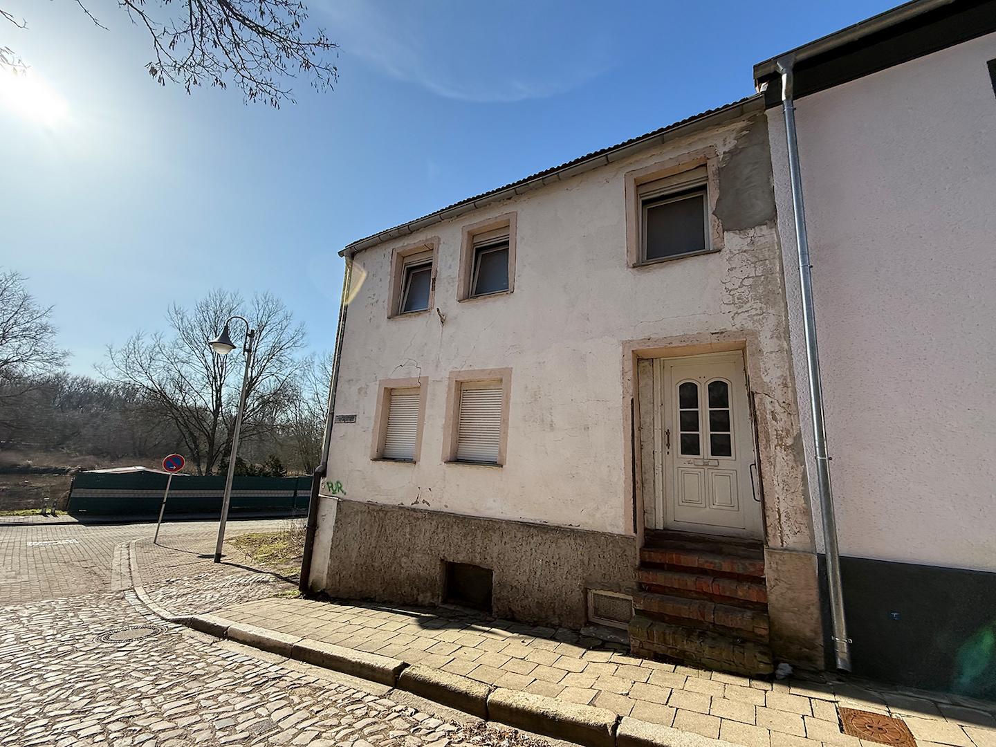 Blick auf den Hauseingang