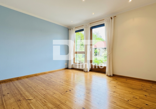 Schlafzimmer / Kinderzimmer / Zugang Gartenbereich