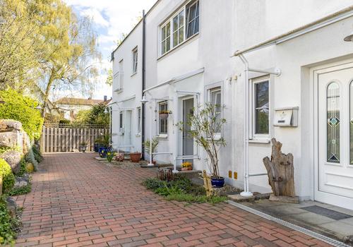 Attraktives Reihenmittelhaus mit Südgarten & Top-Lage – Bahnhof und Innenstadt fußläufig erreichbar