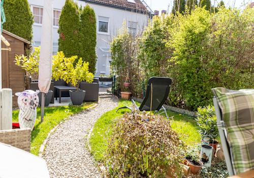 Attraktives Reihenmittelhaus mit Südgarten & Top-Lage – Bahnhof und Innenstadt fußläufig erreichbar