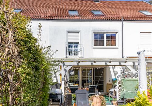 Attraktives Reihenmittelhaus mit Südgarten & Top-Lage – Bahnhof und Innenstadt fußläufig erreichbar