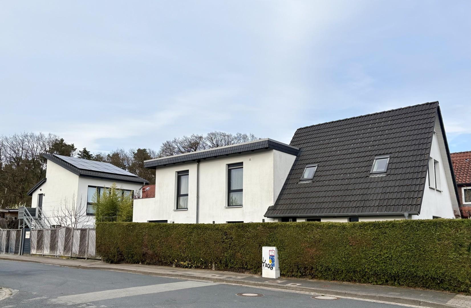 Studio und Hausansicht 