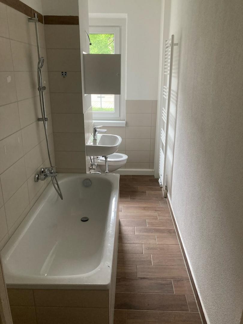 Bad mit Wanne