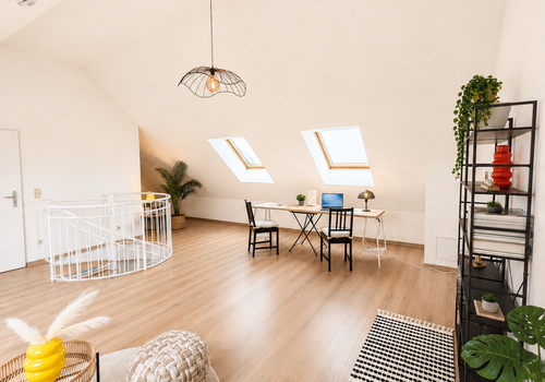 Loft mit Arbeitsbereich